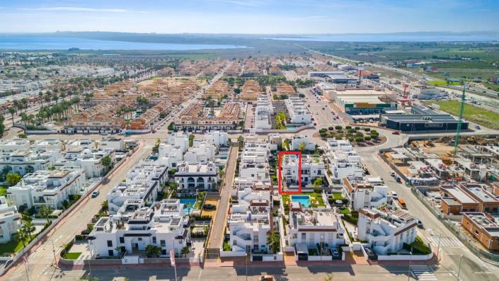 Image No.50-3 Bed Townhouse for sale