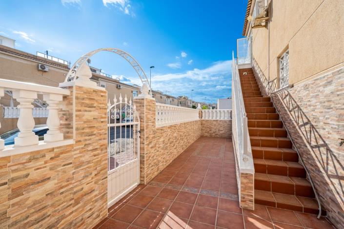 Image No.26-2 Bed Apartment for sale