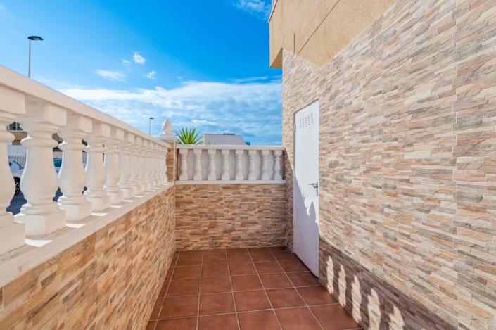 Image No.27-2 Bed Apartment for sale