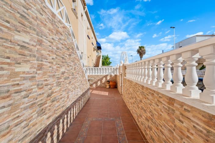 Image No.28-2 Bed Apartment for sale