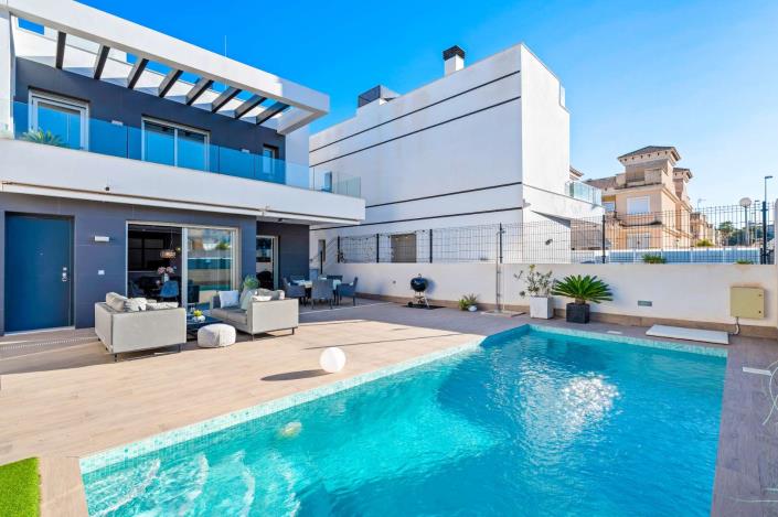 Image No.3-4 Bed Villa / Detached for sale