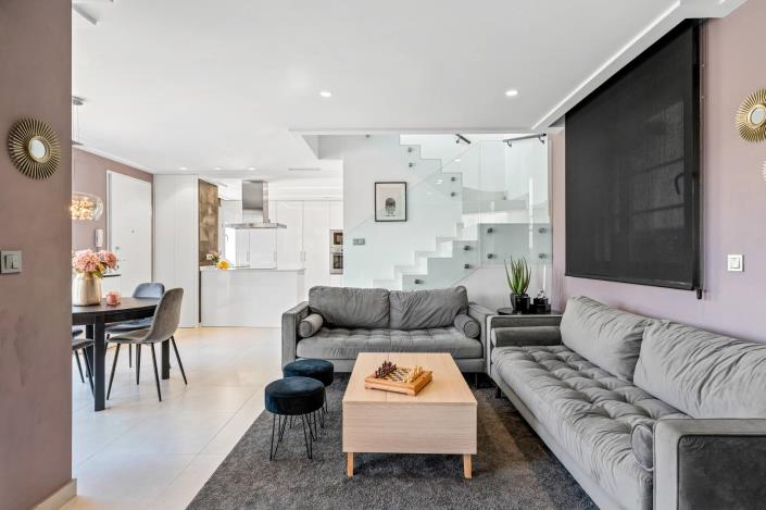 Image No.9-4 Bed Villa / Detached for sale