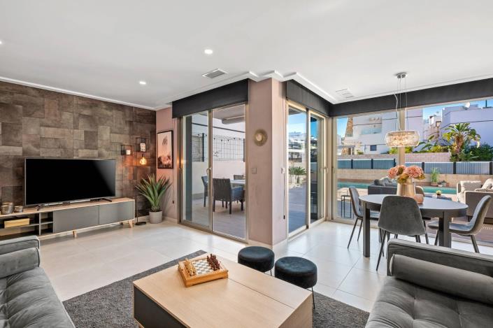 Image No.11-4 Bed Villa / Detached for sale