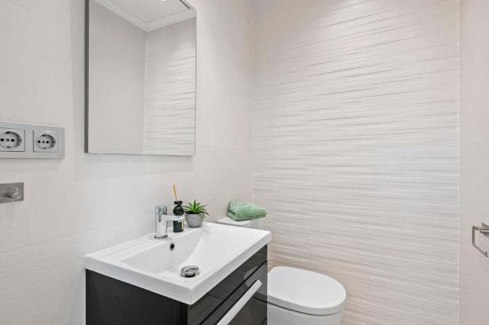 Image No.26-4 Bed Villa / Detached for sale