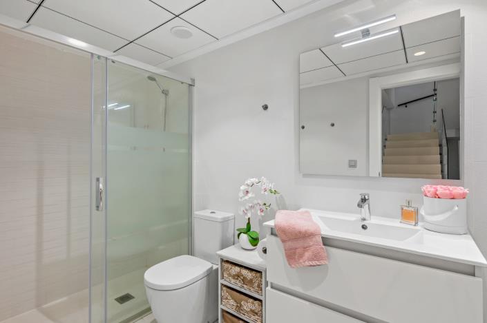 Image No.33-4 Bed Villa / Detached for sale