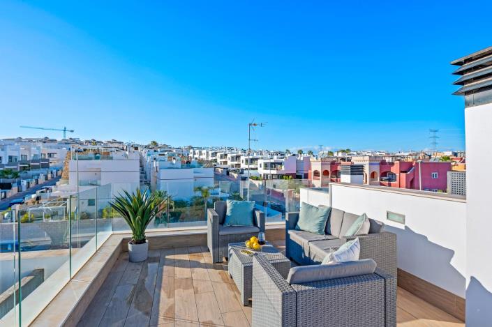 Image No.36-4 Bed Villa / Detached for sale