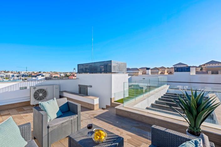 Image No.38-4 Bed Villa / Detached for sale