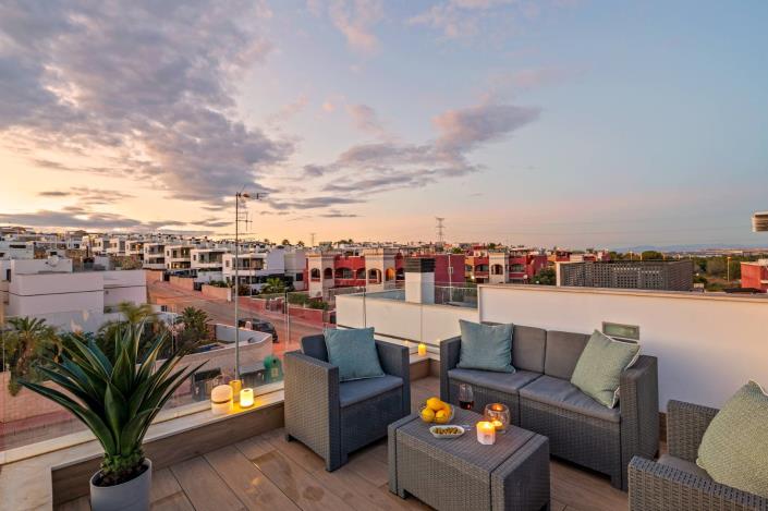 Image No.39-4 Bed Villa / Detached for sale