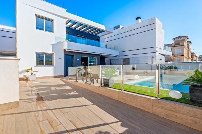 Image No.43-4 Bed Villa / Detached for sale