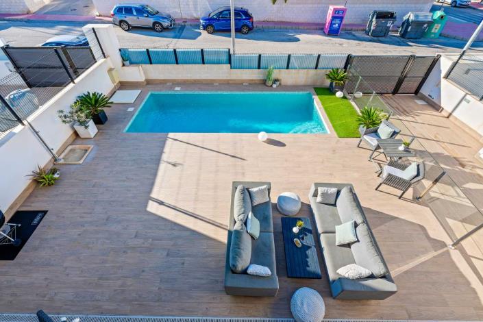 Image No.44-4 Bed Villa / Detached for sale