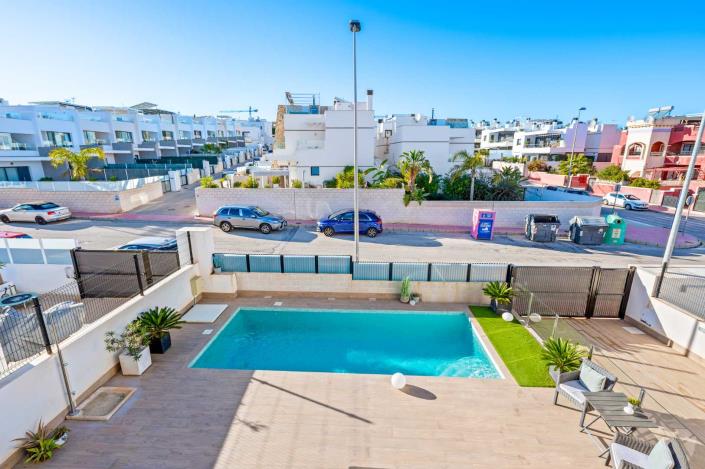 Image No.45-4 Bed Villa / Detached for sale