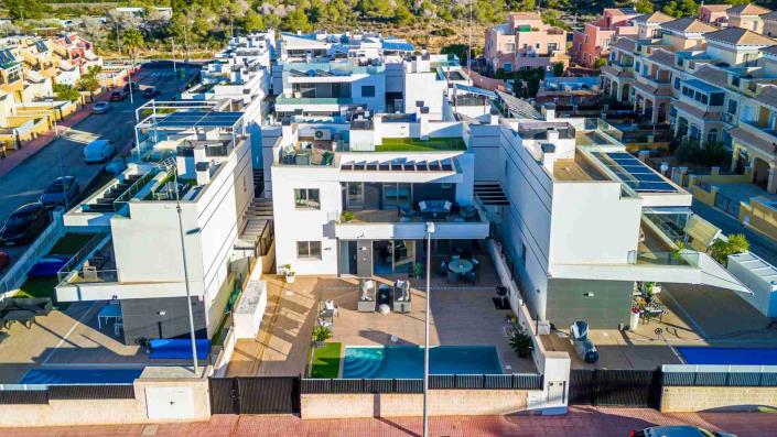 Image No.49-4 Bed Villa / Detached for sale