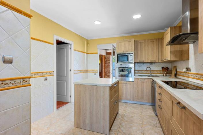 Image No.16-5 Bed Villa / Detached for sale