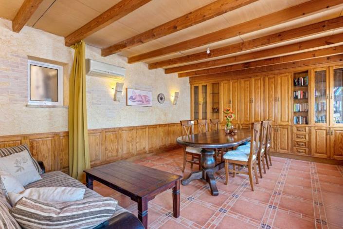 Image No.17-5 Bed Villa / Detached for sale