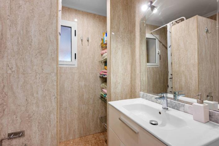 Image No.27-5 Bed Villa / Detached for sale