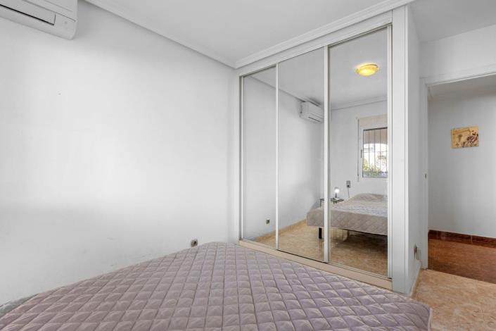 Image No.29-5 Bed Villa / Detached for sale