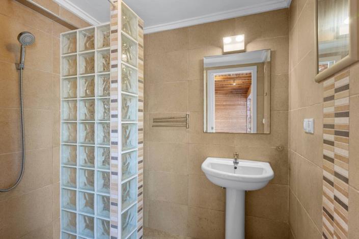 Image No.30-5 Bed Villa / Detached for sale