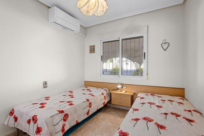 Image No.31-5 Bed Villa / Detached for sale