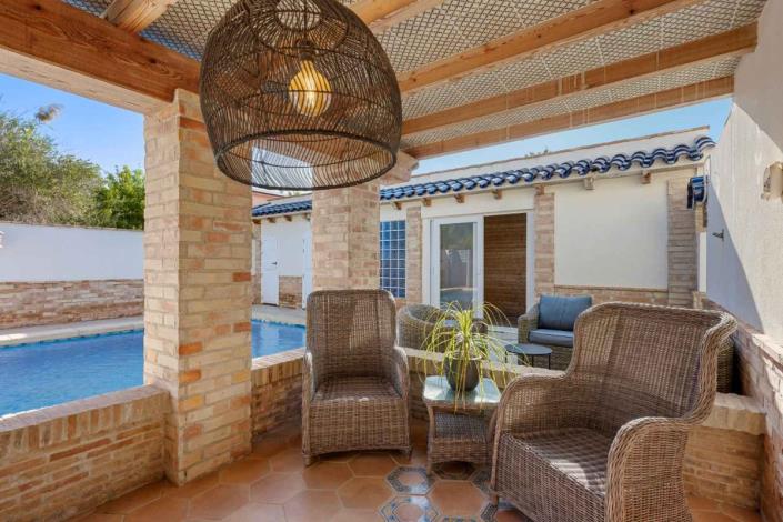 Image No.37-5 Bed Villa / Detached for sale