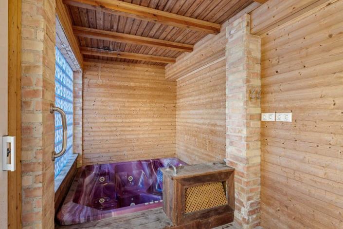 Image No.38-5 Bed Villa / Detached for sale