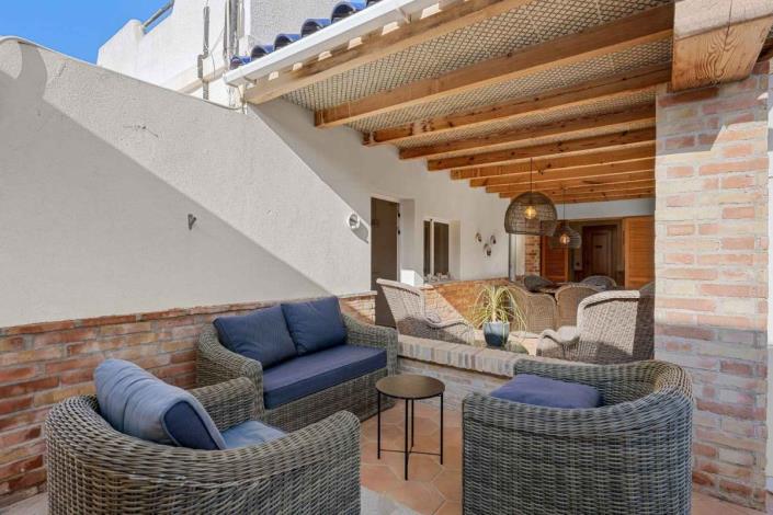 Image No.40-5 Bed Villa / Detached for sale