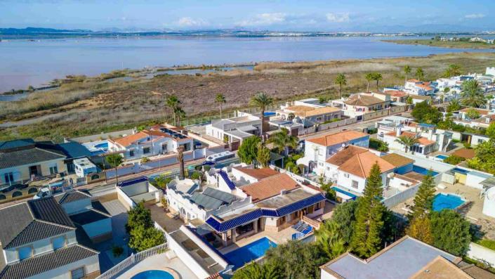 Image No.50-5 Bed Villa / Detached for sale