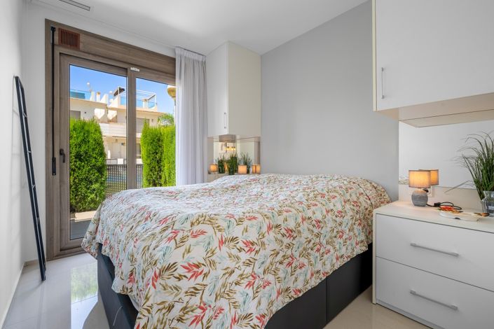 Image No.19-4 Bed Townhouse for sale