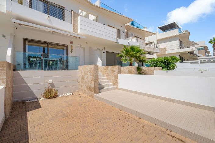 Image No.40-4 Bed Townhouse for sale