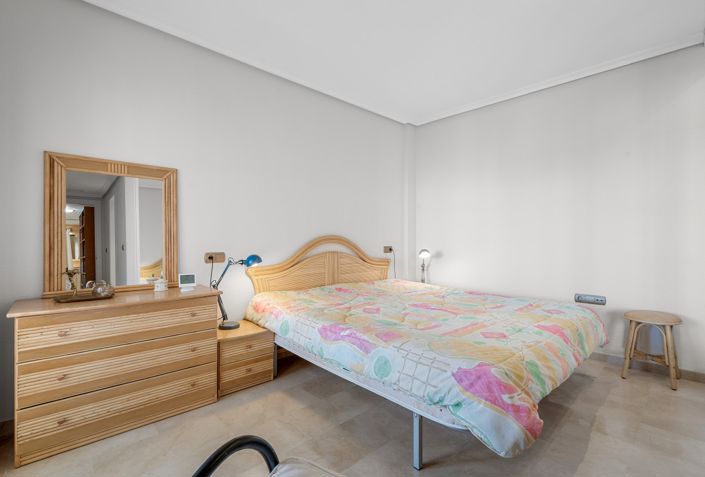Image No.20-3 Bed Apartment for sale