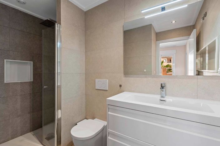 Image No.20-3 Bed Apartment for sale