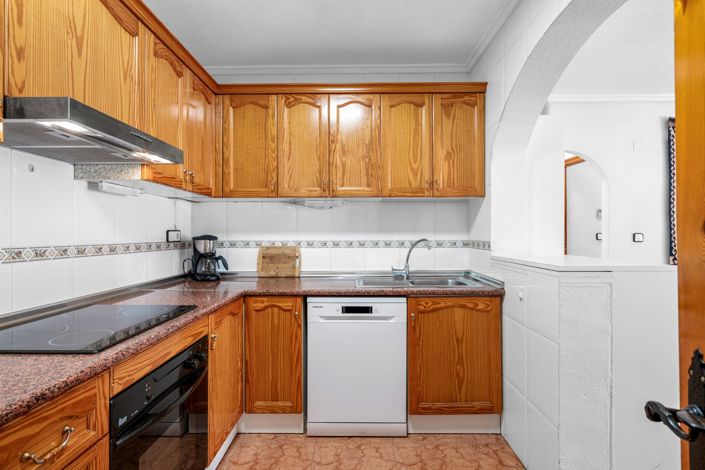 Image No.12-3 Bed Townhouse for sale