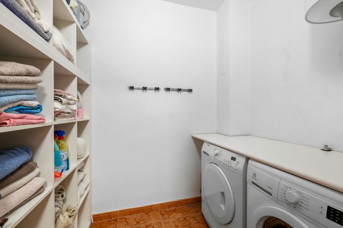 Image No.15-3 Bed Townhouse for sale