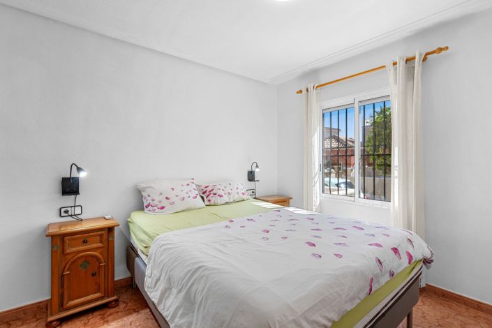 Image No.16-3 Bed Townhouse for sale