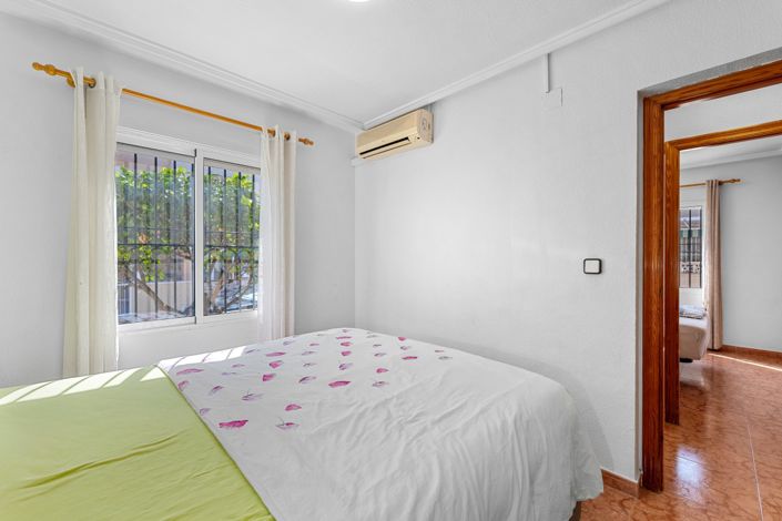 Image No.17-3 Bed Townhouse for sale