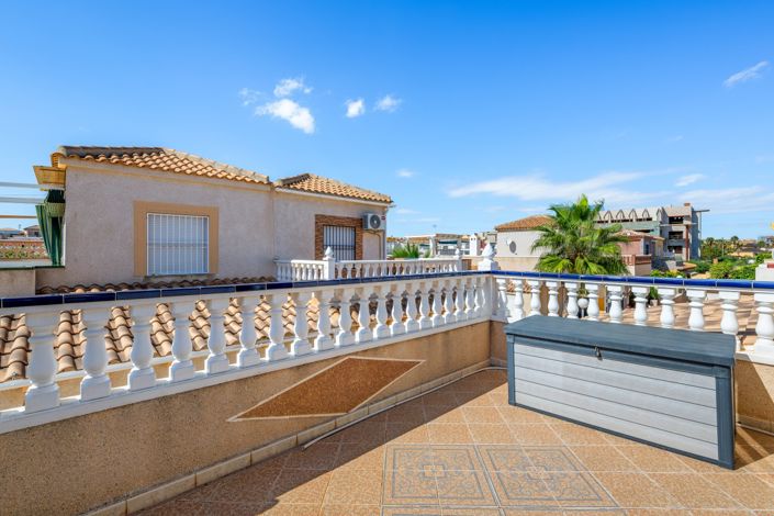 Image No.27-3 Bed Townhouse for sale