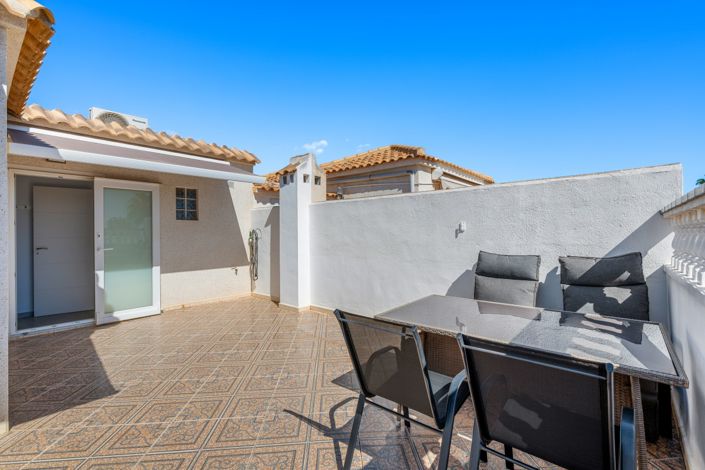 Image No.28-3 Bed Townhouse for sale