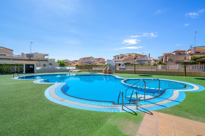 Image No.35-3 Bed Townhouse for sale