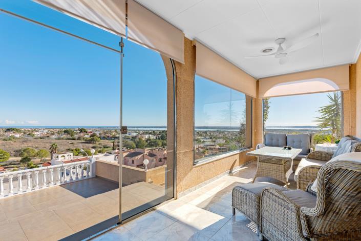 Image No.4-4 Bed Villa / Detached for sale