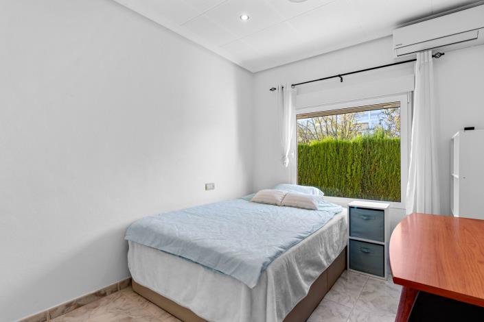 Image No.17-4 Bed Villa / Detached for sale