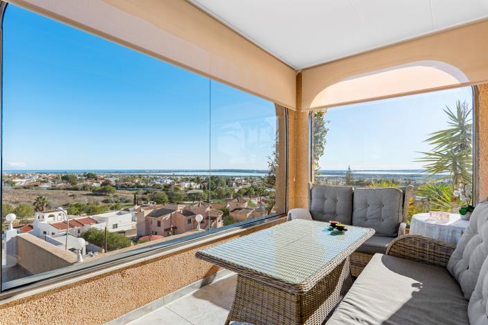 Image No.21-4 Bed Villa / Detached for sale