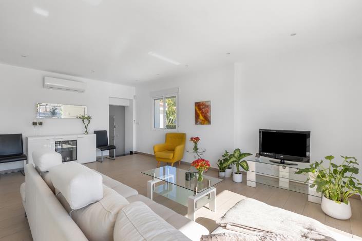 Image No.14-4 Bed Villa / Detached for sale