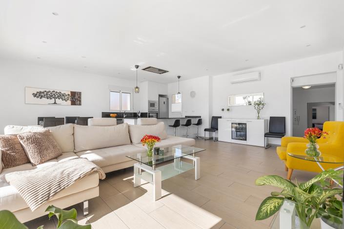 Image No.11-4 Bed Villa / Detached for sale