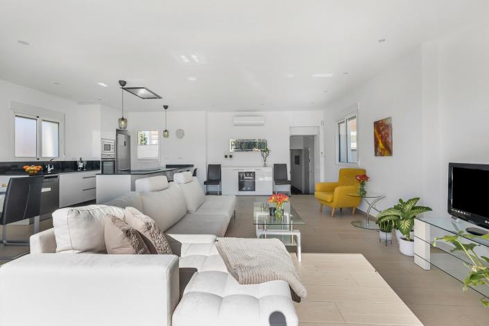 Image No.15-4 Bed Villa / Detached for sale