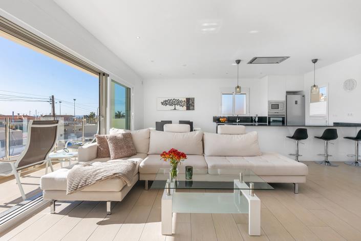 Image No.5-4 Bed Villa / Detached for sale