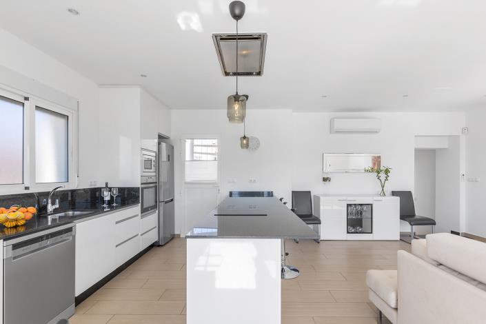 Image No.6-4 Bed Villa / Detached for sale