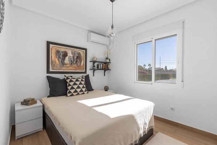 Image No.25-4 Bed Villa / Detached for sale