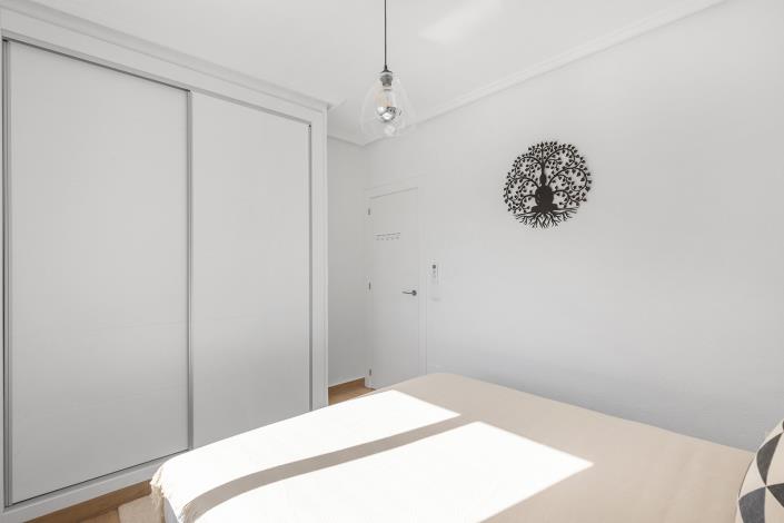 Image No.28-4 Bed Villa / Detached for sale