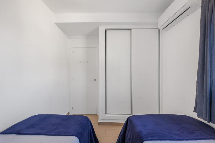 Image No.35-4 Bed Villa / Detached for sale