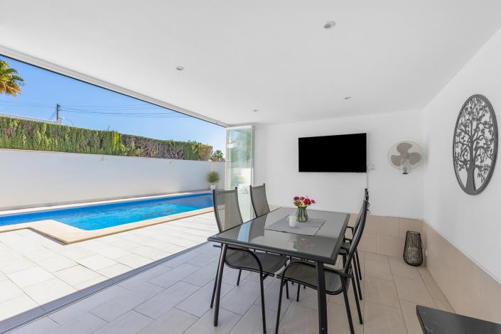 Image No.38-4 Bed Villa / Detached for sale