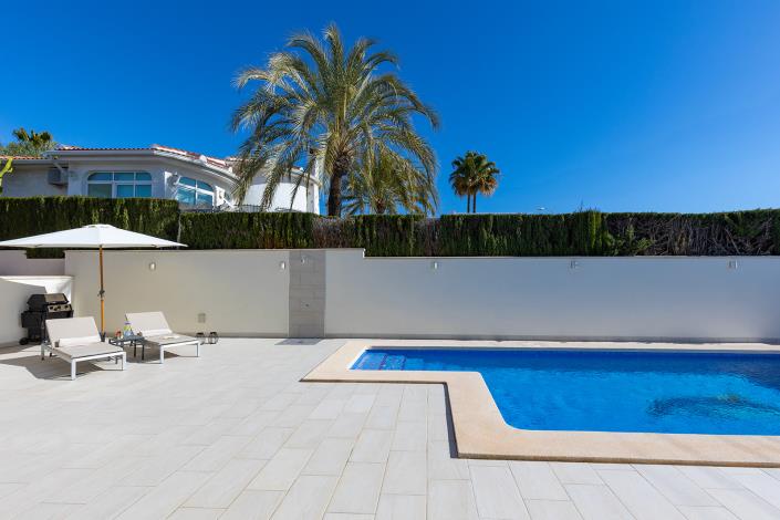 Image No.44-4 Bed Villa / Detached for sale